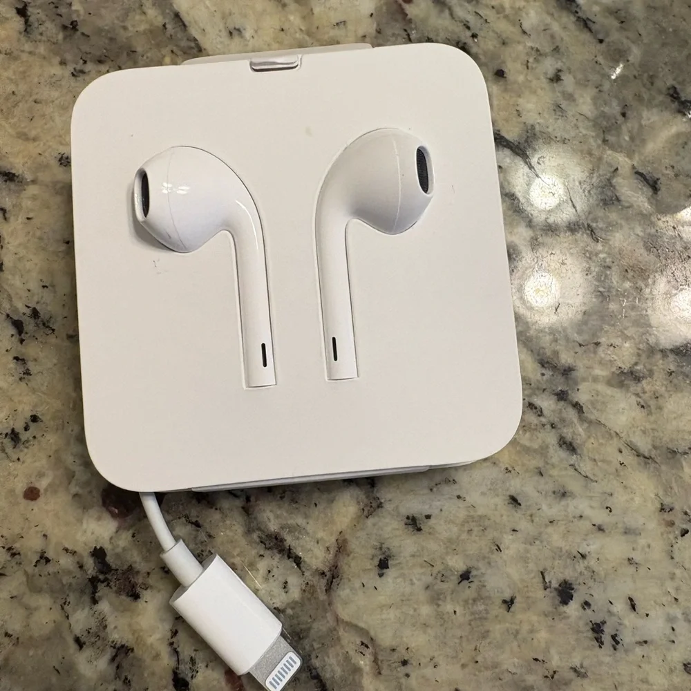 Apple iPhone lightning jack earbuds, headphones, earphones, new in package